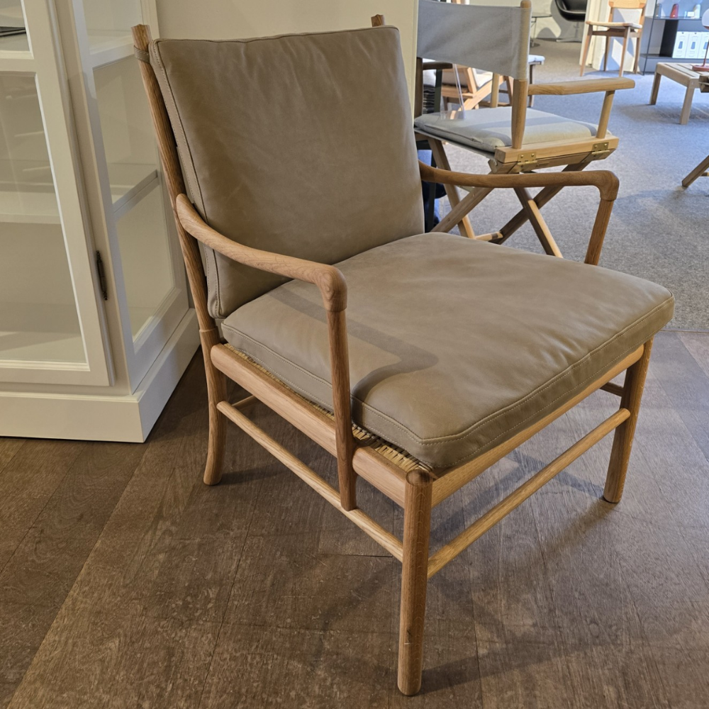Colonial Chair | olieret eg med Terra læder | Ole Wanscher