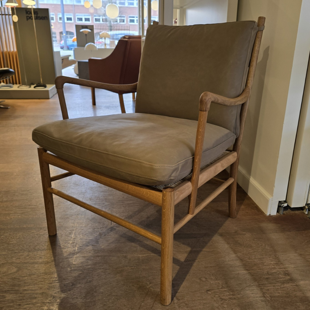 Colonial Chair | olieret eg med Terra læder | Ole Wanscher