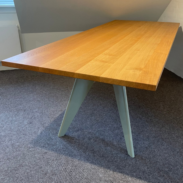 EM Table | Spisebord | Vitra