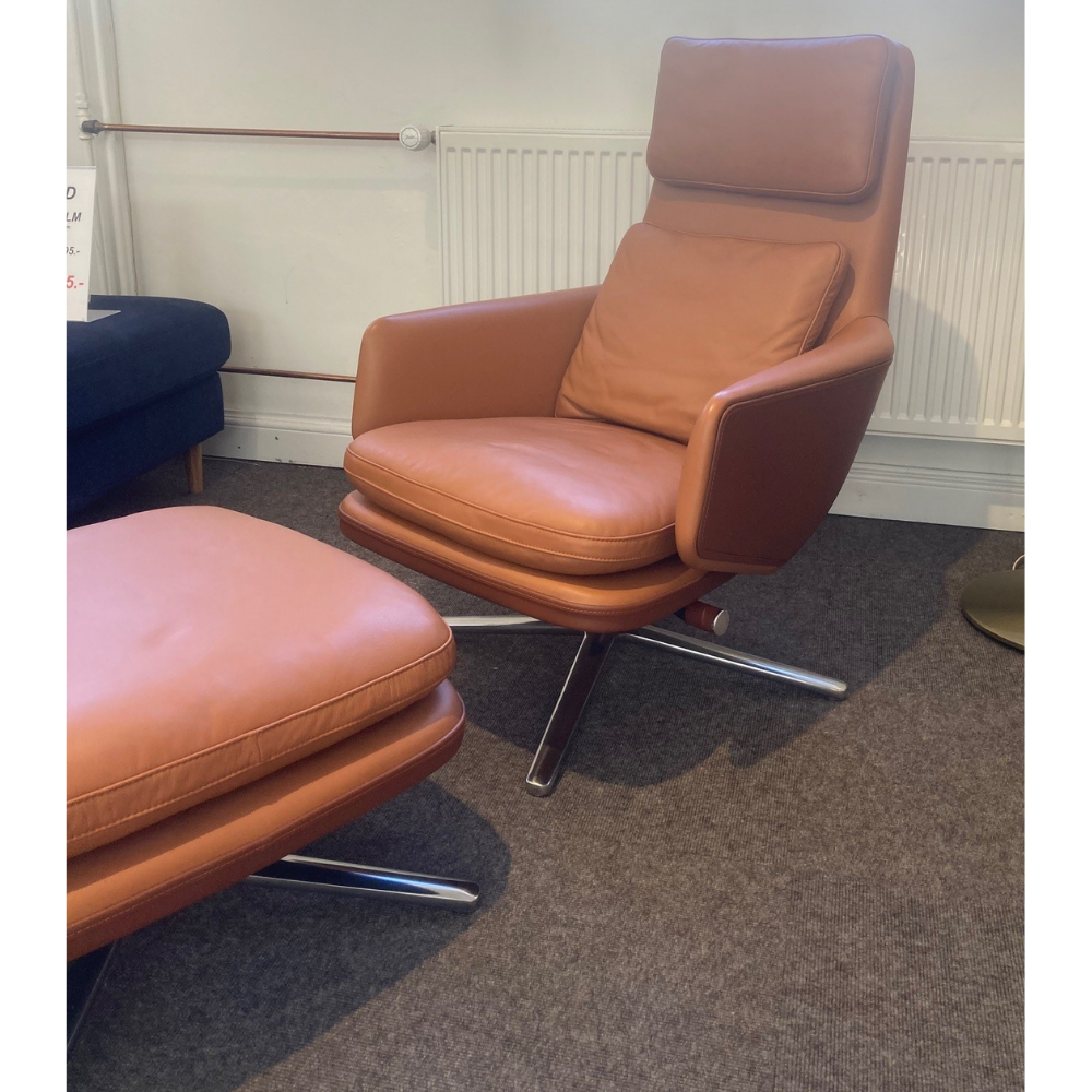 Grand Relax loungestol med ottoman | Cognac Premium læder | Vitra