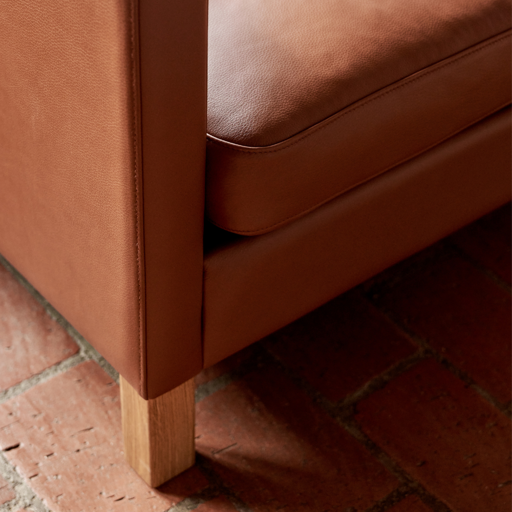 MH981 Sofa | Elmobaltique læder