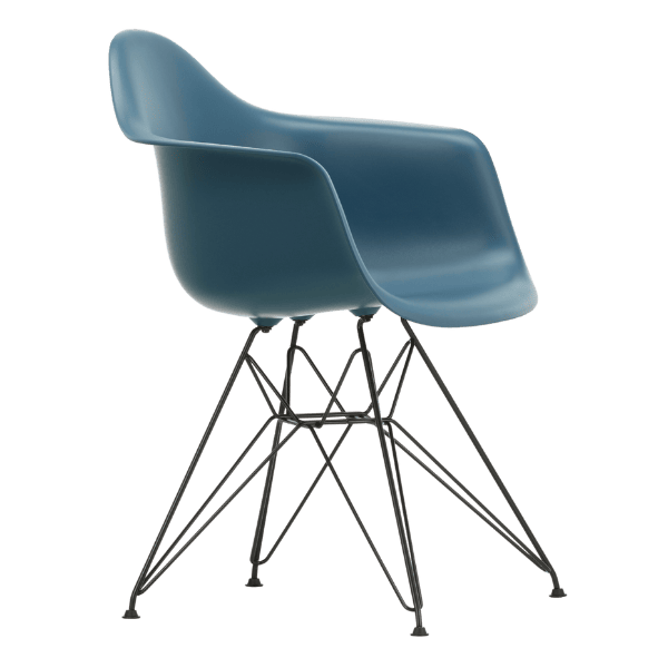 Eames Plastic Armchair RE DAR i sort stål og farven sea blue