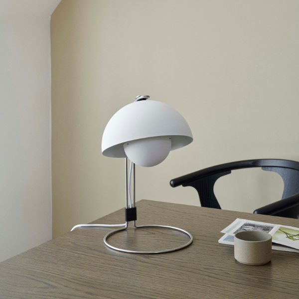 Flowerpot VP4 | Bordlampe