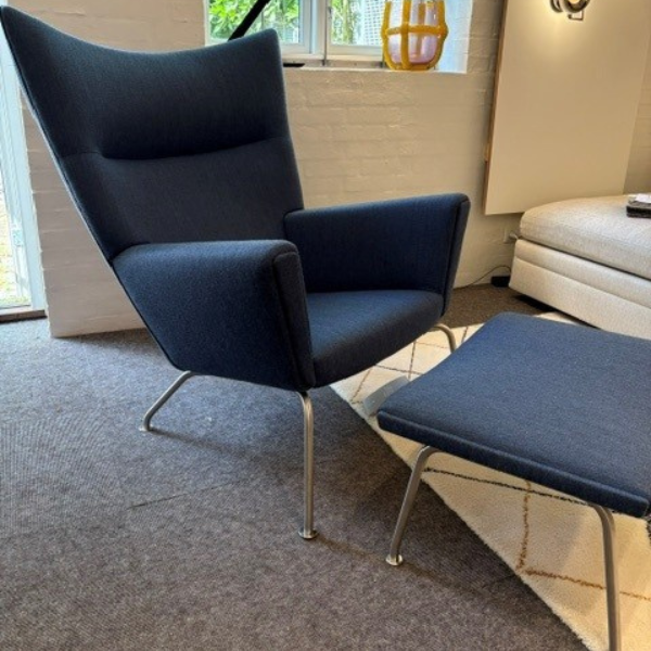 CH445 Wingchair inkl. fodskammel | Carl Hansen & Søn