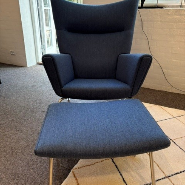 CH445 Wingchair inkl. fodskammel | Carl Hansen & Søn