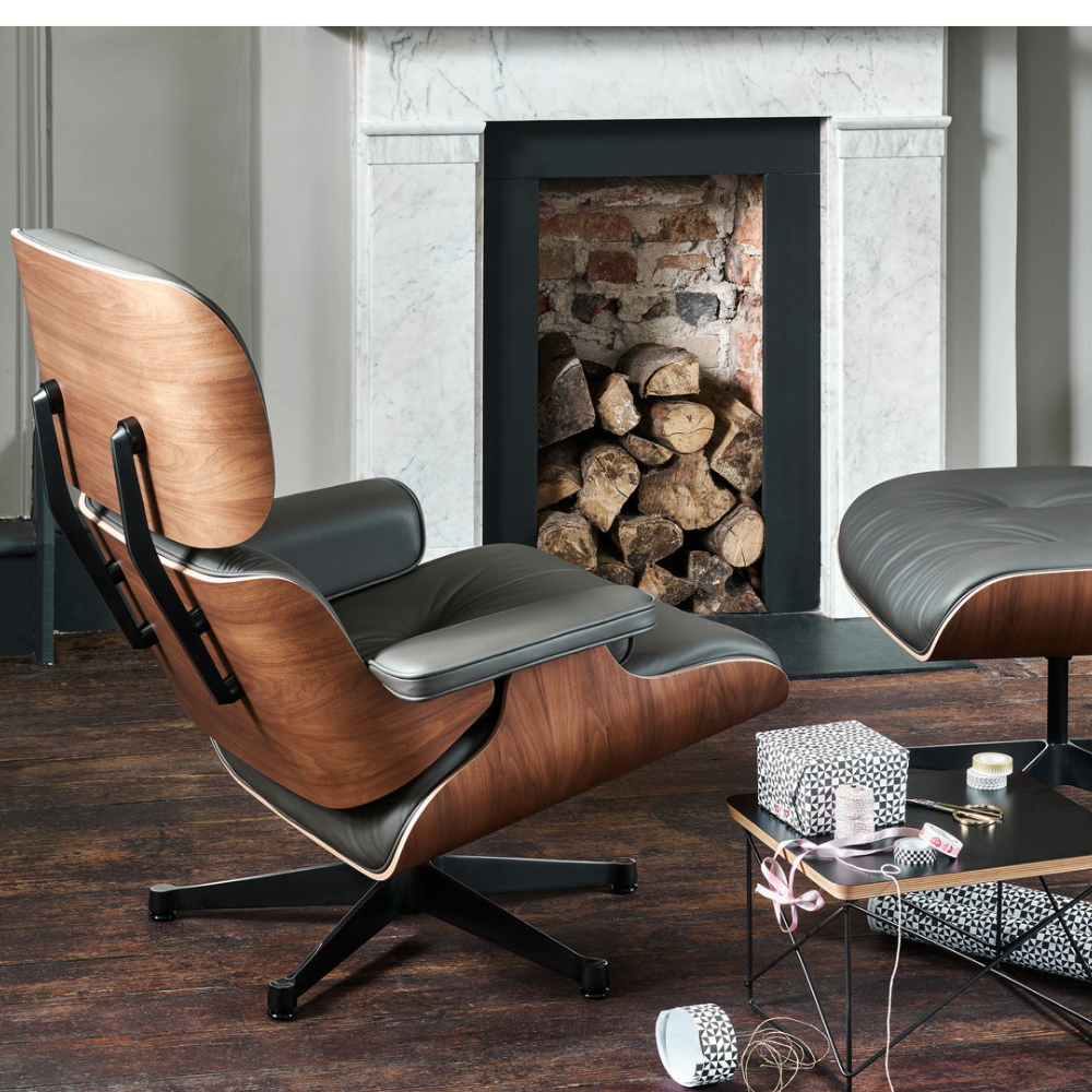 Eames Lounge Chair m/skammel | Sortpigmenteret Valnød