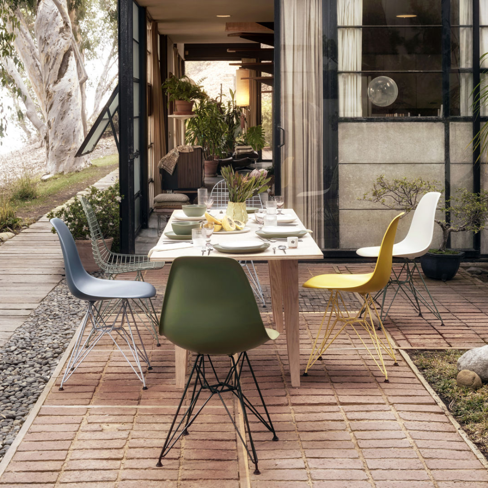 Eames Plastic Side Chair DSR Krom