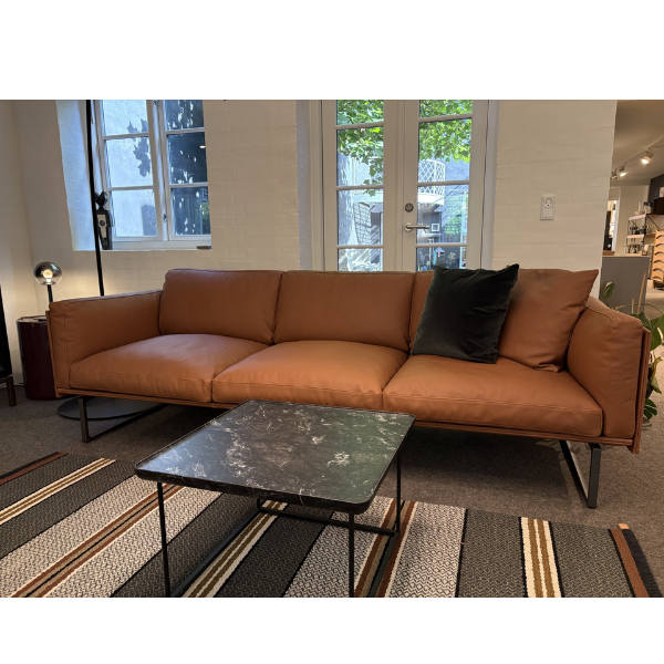 No.8 Sofa | Cassina | 251 cm