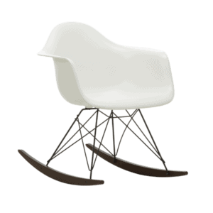 Eames plastic armchair RE RAR i mørk ahorn/sort og i farven white