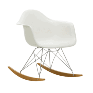 Eames plastic armchair RE RAR i ahorn/krom og i farven white
