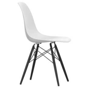 Eames Plastic Side Chair RE DSW i sort ahorn og farven Cotton white