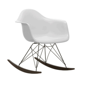 Eames plastic armchair RE RAR i mørk ahorn/sort og i farven cotton white