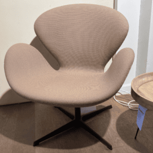 Svane-fritz-hansen-arne-jacobsen-udstillingsmodel-schiang-living