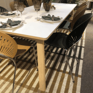 Ana spisebord | Eg/Sæbe – Hvid nanolaminat | 95 x 220 cm Butterfly udtræk