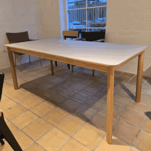 Patch HW1 spisebord | Eg/olieret – Beige Arizona laminat | &Tradition